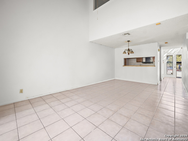 Image 6 of 28 For 11520 Huebner  302