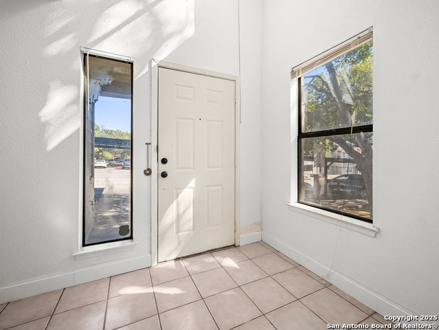 Image 8 of 28 For 11520 Huebner  302