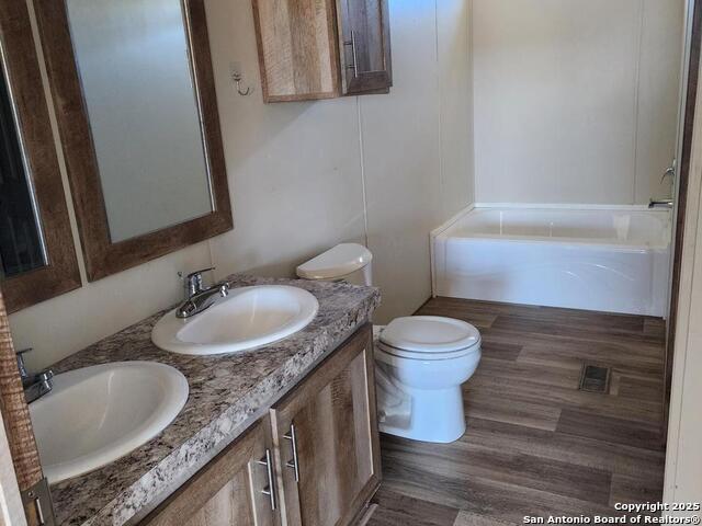 Listing photo id 10 for 113 Merganser Cove