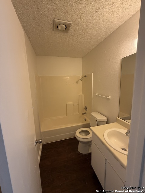 Image 17 of 20 For 12200 Ridge Crown St