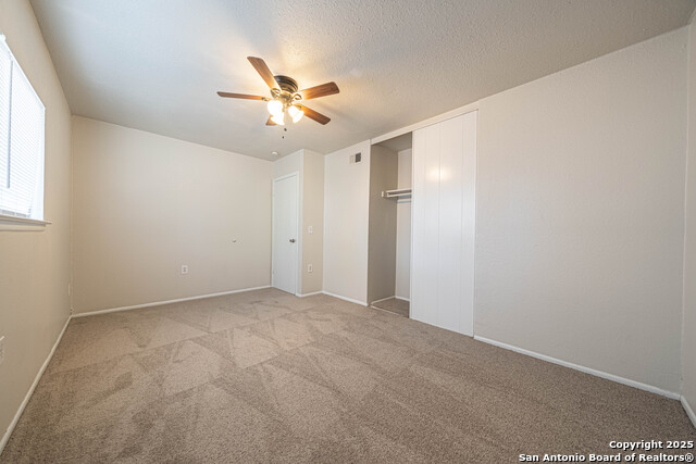 Image 16 of 28 For 5955 Oak Run