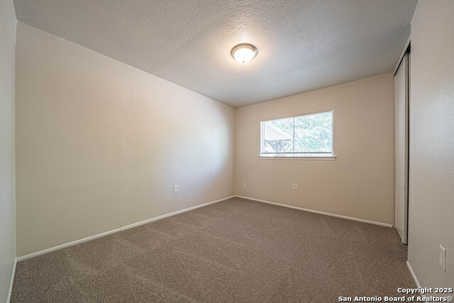 Image 23 of 28 For 5955 Oak Run