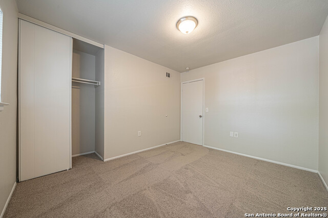 Image 24 of 28 For 5955 Oak Run