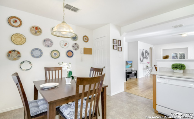 Image 5 of 13 For 3415 Canyon Maple