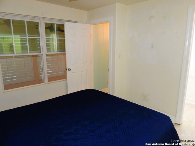 Image 29 of 88 For 196 Whispering Oak Lane