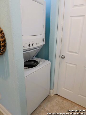 Image 33 of 88 For 196 Whispering Oak Lane