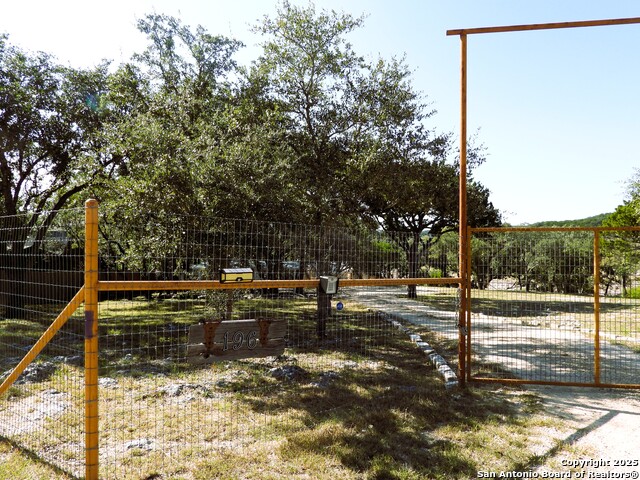 Image 43 of 88 For 196 Whispering Oak Lane