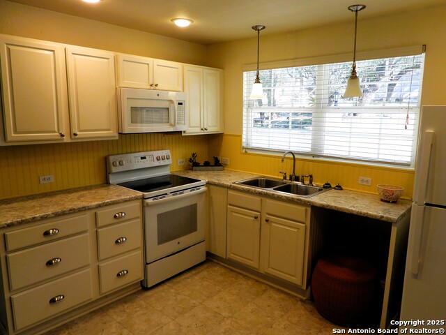 Image 8 of 88 For 196 Whispering Oak Lane