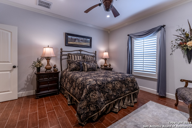 Listing photo id 13 for 935 Danda  