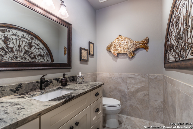 Listing photo id 23 for 935 Danda  