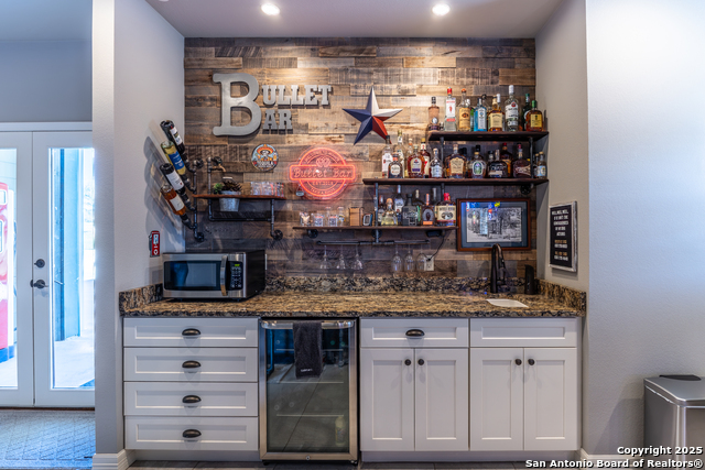 Listing photo id 24 for 935 Danda  