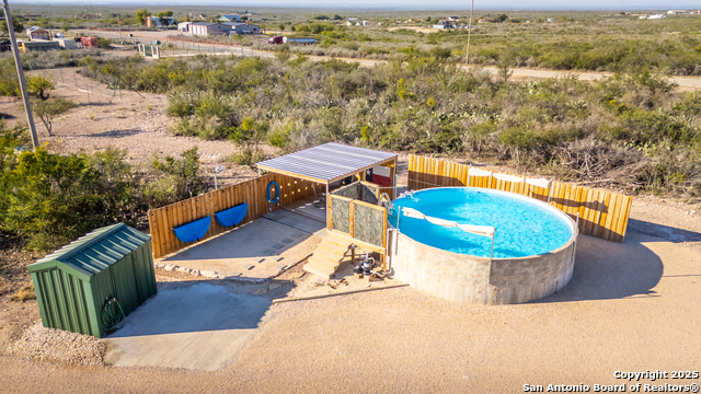 Listing photo id 29 for 935 Danda  