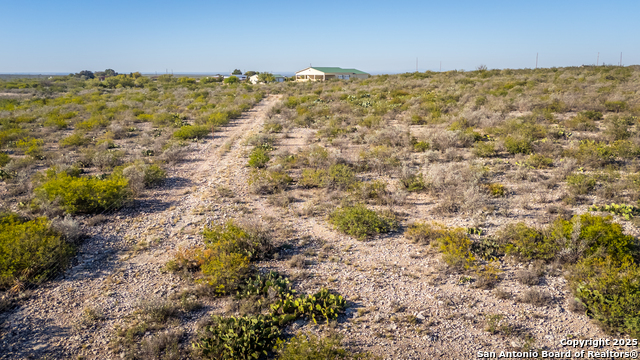 Listing photo id 35 for 935 Danda  