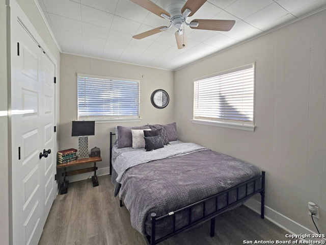 Listing photo id 22 for 553 Scenic  