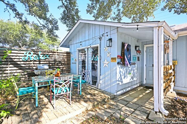 Listing photo id 27 for 553 Scenic  