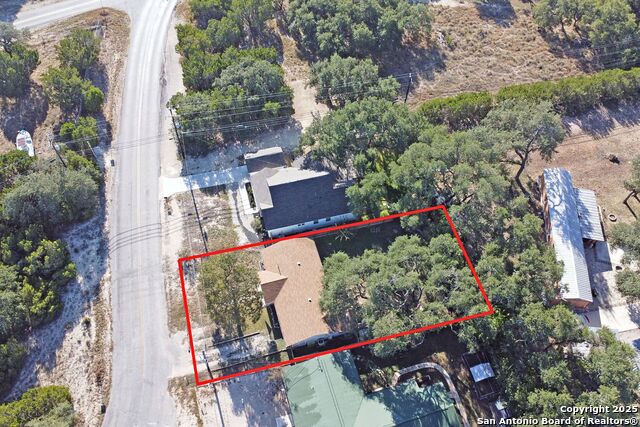 Listing photo id 36 for 553 Scenic  