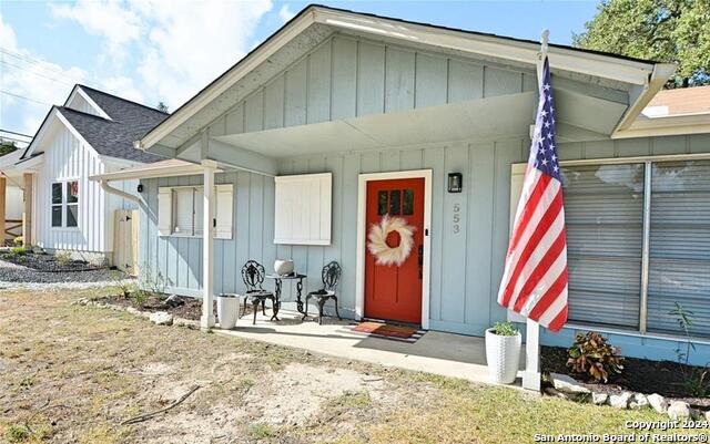 Listing photo id 2 for 553 Scenic  