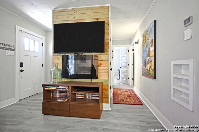 Listing photo id 3 for 553 Scenic  