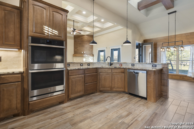 Listing photo id 3 for 688 Double Gate Rd.