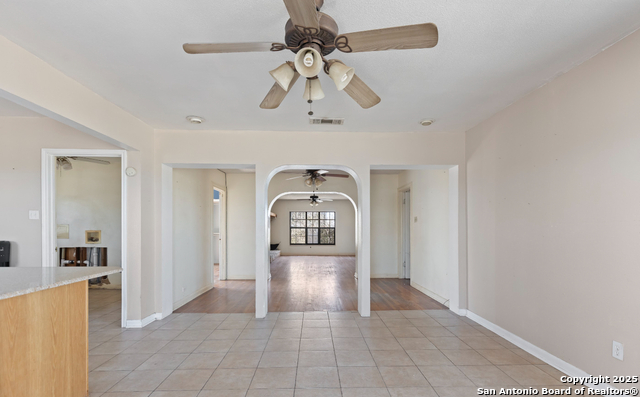 Image 12 of 50 For 2198 Cr 653  