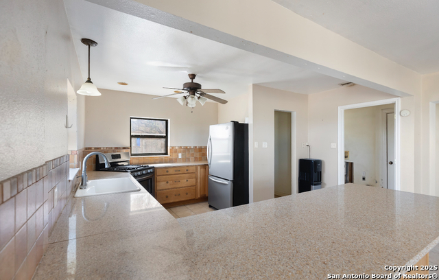 Image 14 of 50 For 2198 Cr 653  