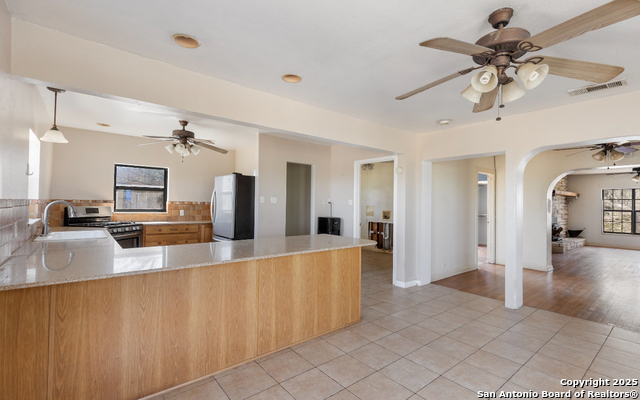 Image 15 of 50 For 2198 Cr 653  