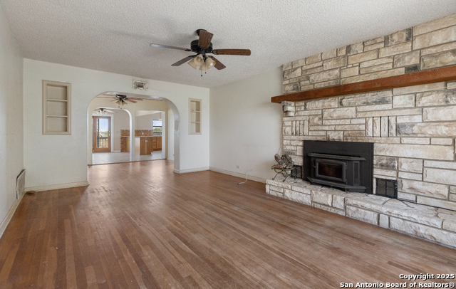 Image 19 of 50 For 2198 Cr 653  