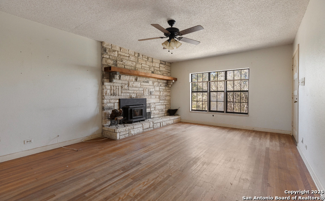 Image 20 of 50 For 2198 Cr 653  