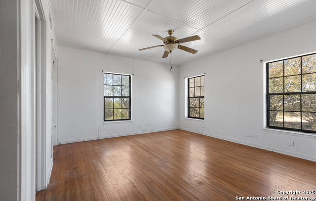 Image 25 of 50 For 2198 Cr 653  