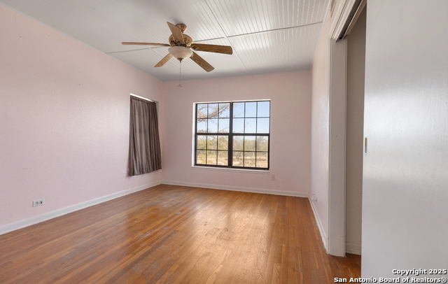 Image 26 of 50 For 2198 Cr 653  