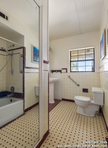 Image 28 of 50 For 2198 Cr 653  