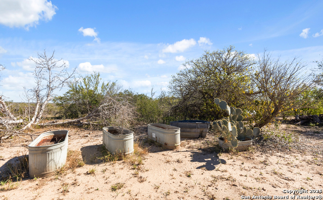 Image 31 of 50 For 2198 Cr 653  