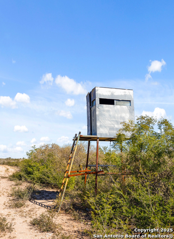 Image 40 of 50 For 2198 Cr 653  