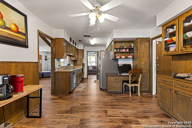 Image 10 of 31 For 713 Fawndale Ln