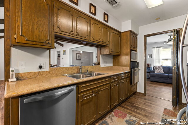 Image 12 of 31 For 713 Fawndale Ln