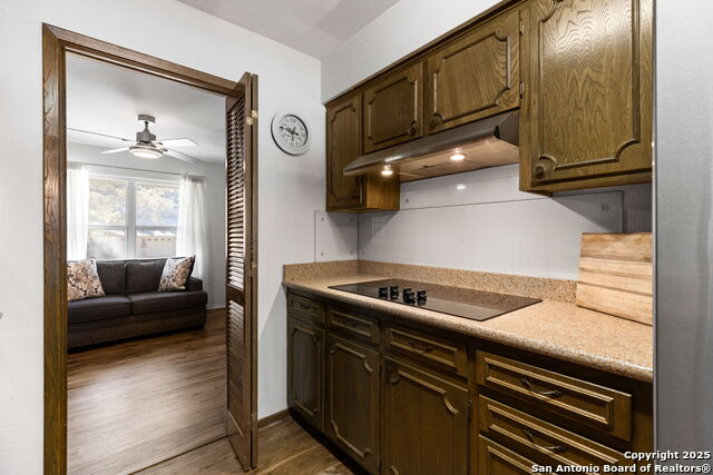 Image 13 of 31 For 713 Fawndale Ln