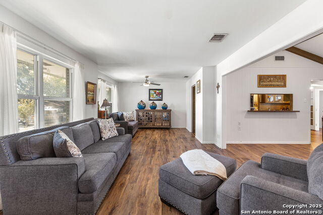 Image 5 of 31 For 713 Fawndale Ln