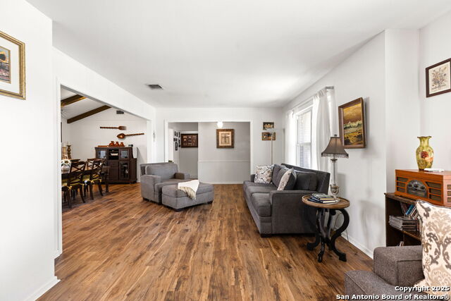 Image 6 of 31 For 713 Fawndale Ln