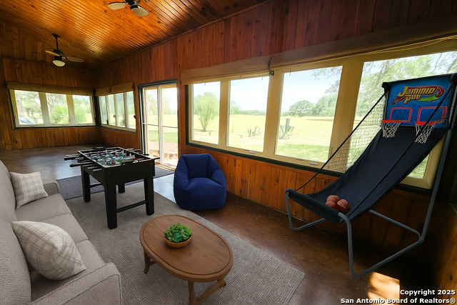 Listing photo id 6 for 803 County Road 6612