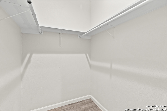 Image 19 of 37 For 1226 Whispering Hills