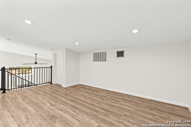 Image 21 of 37 For 1226 Whispering Hills