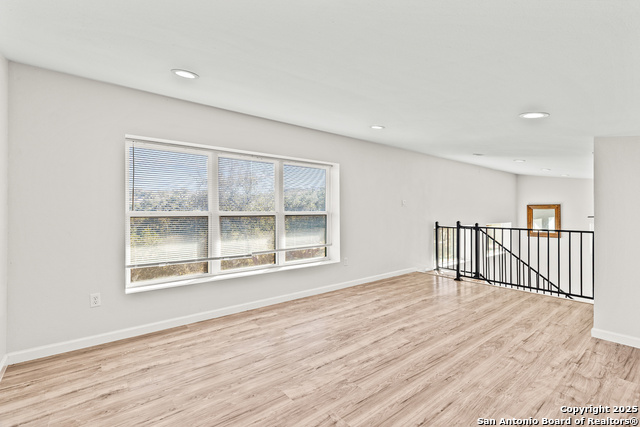 Image 22 of 37 For 1226 Whispering Hills