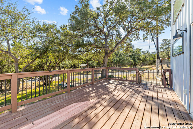 Image 23 of 37 For 1226 Whispering Hills