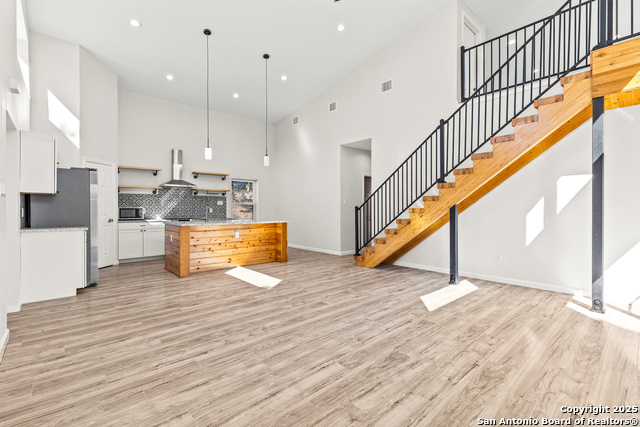 Image 4 of 37 For 1226 Whispering Hills