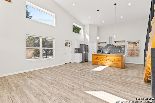 Image 5 of 37 For 1226 Whispering Hills