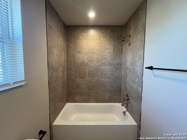 Image 23 of 24 For 6011 Jax Way  104