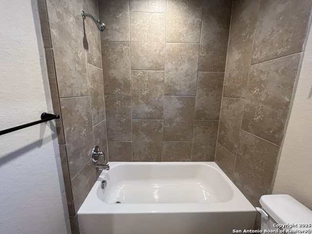 Image 27 of 28 For 6934 Lakeview Dr. 101