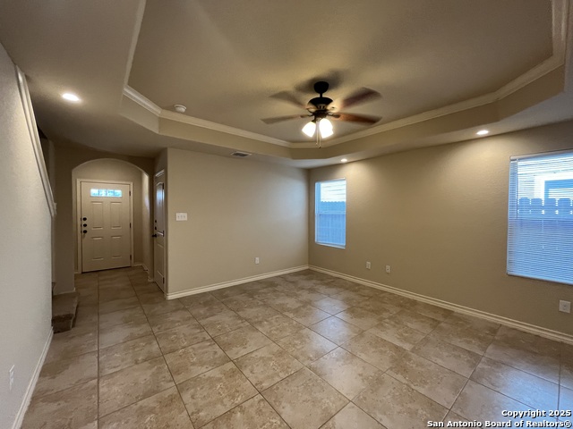 Image 5 of 28 For 6934 Lakeview Dr. 101