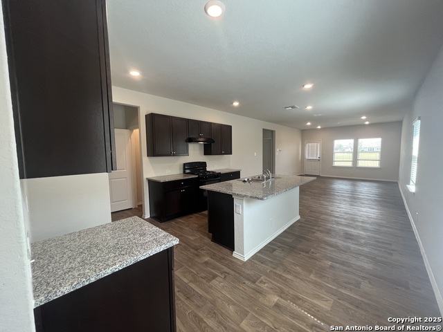 Image 3 of 29 For 141 Middle Green