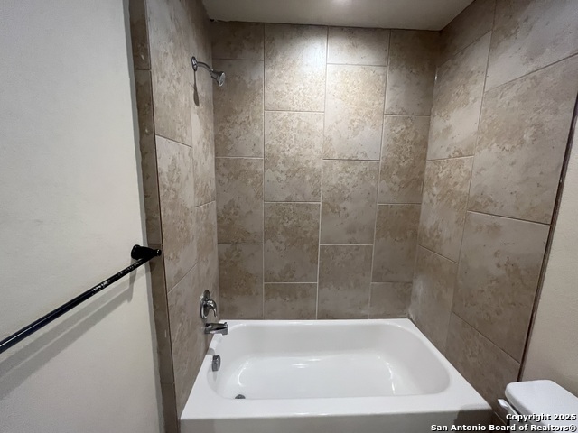 Image 29 of 30 For 6635 Mia Way 101